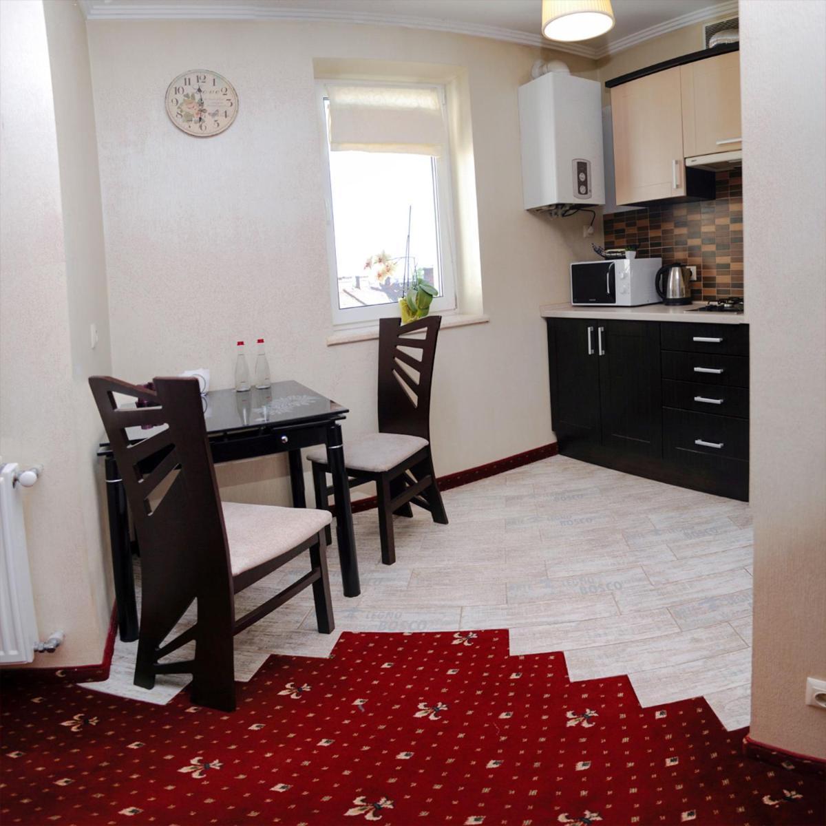 Apartments On Zaliznychna 49 Ivano-Frankivszk Szoba fotó