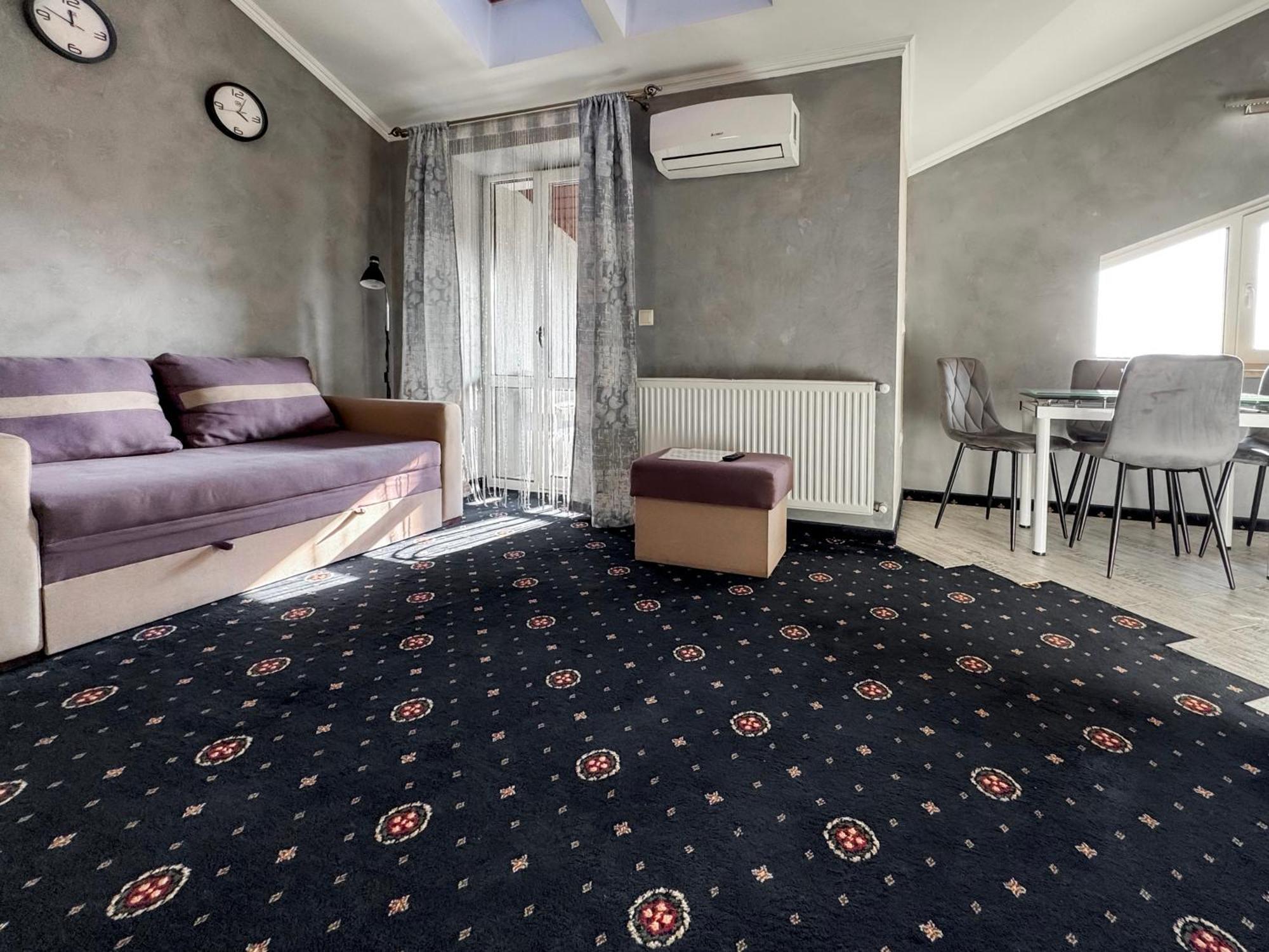 Apartments On Zaliznychna 49 Ivano-Frankivszk Kültér fotó