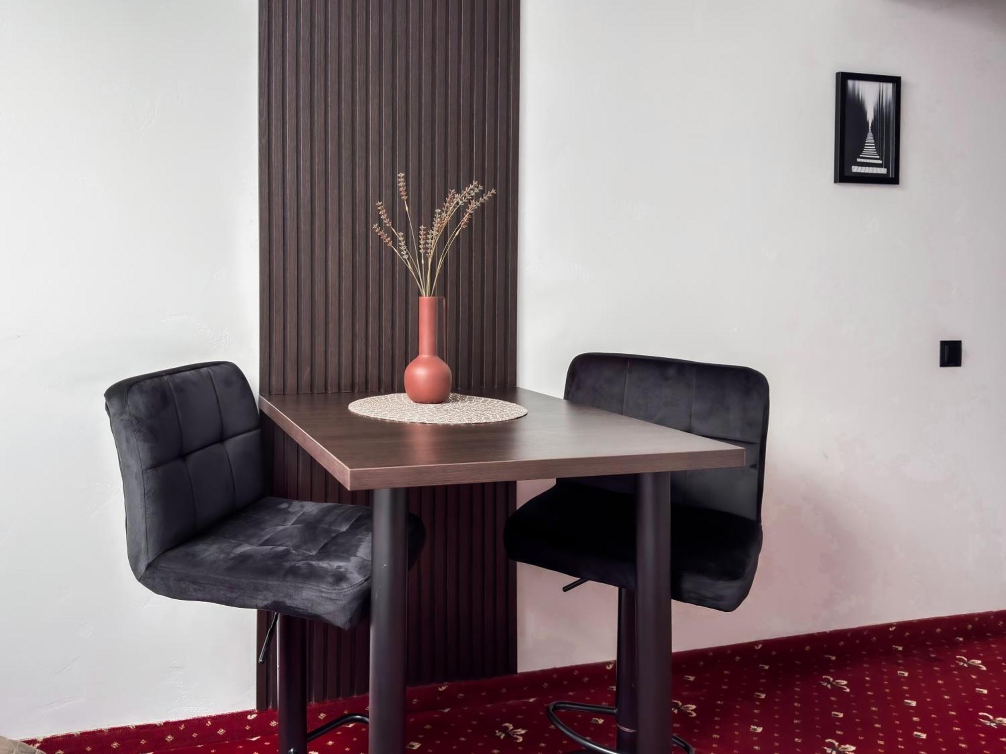 Apartments On Zaliznychna 49 Ivano-Frankivszk Kültér fotó