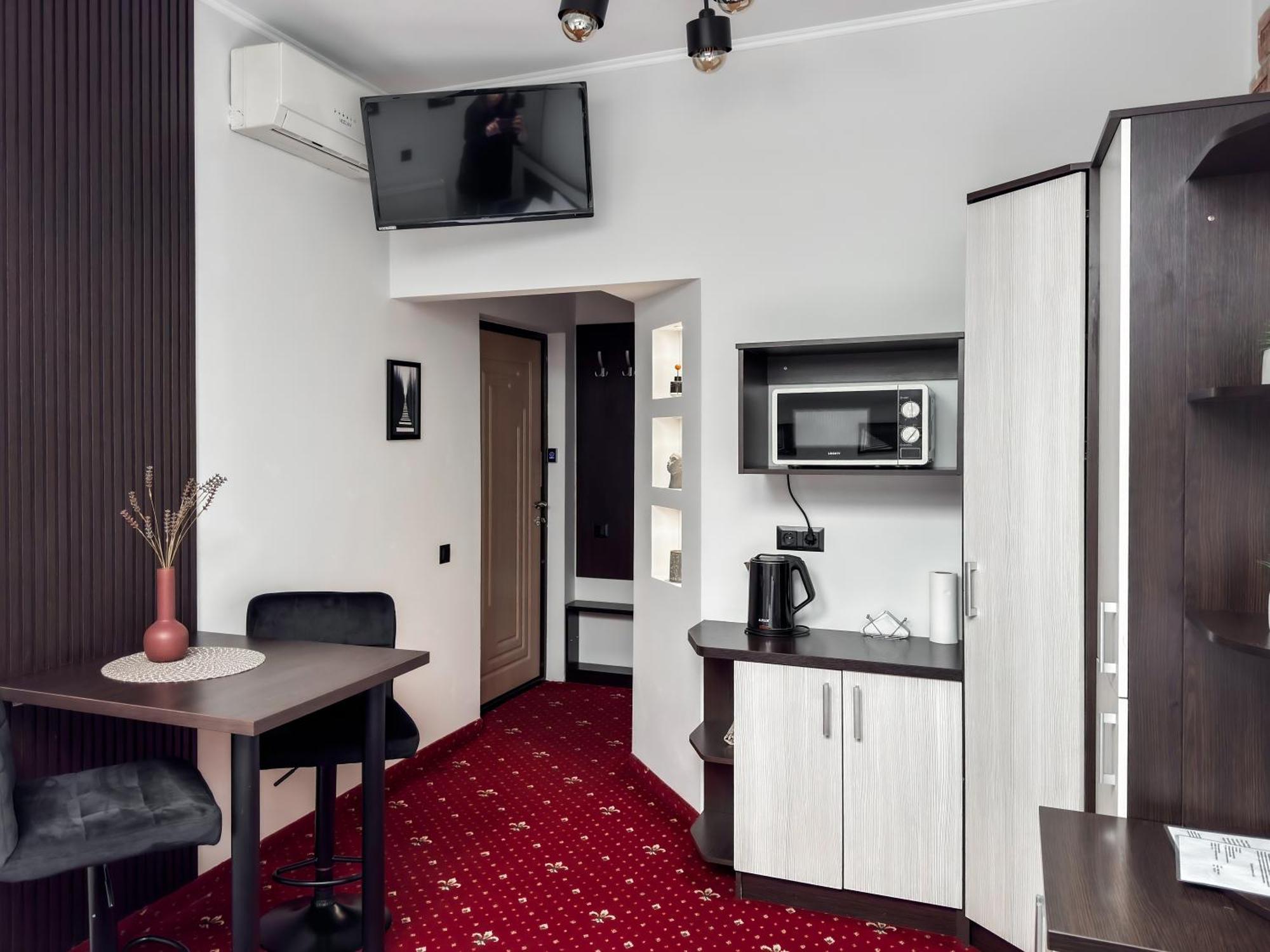 Apartments On Zaliznychna 49 Ivano-Frankivszk Kültér fotó
