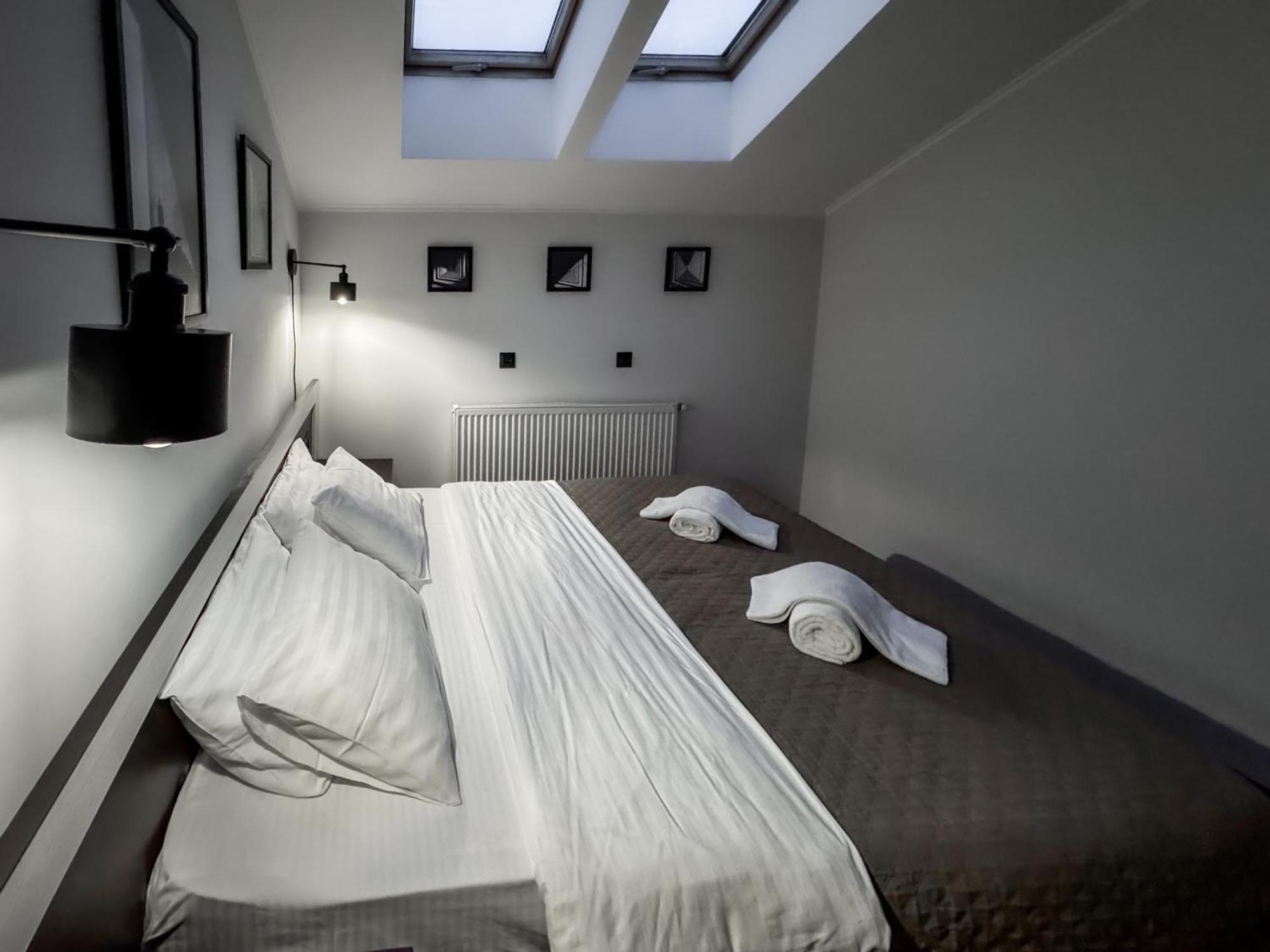 Apartments On Zaliznychna 49 Ivano-Frankivszk Kültér fotó