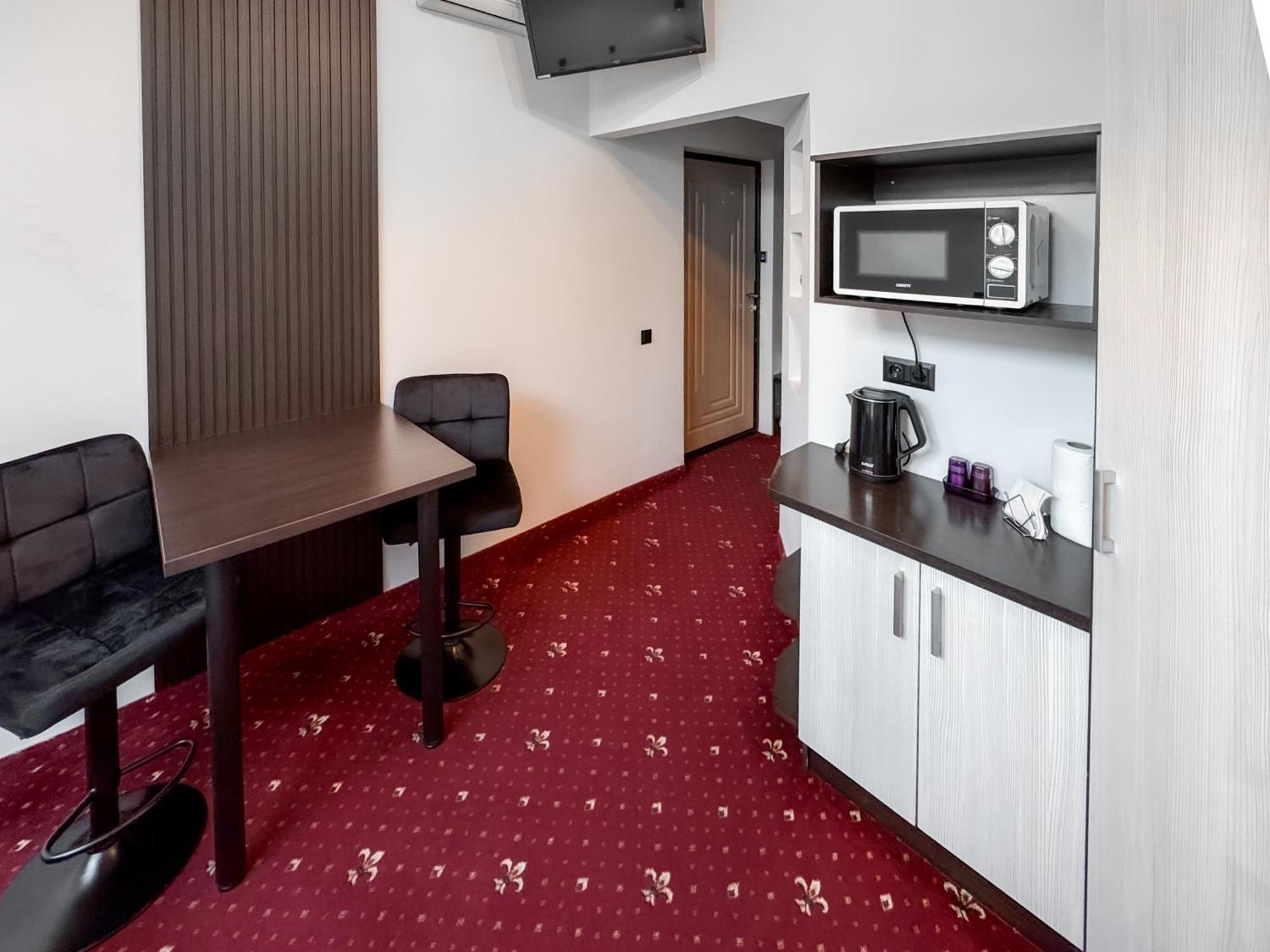 Apartments On Zaliznychna 49 Ivano-Frankivszk Kültér fotó