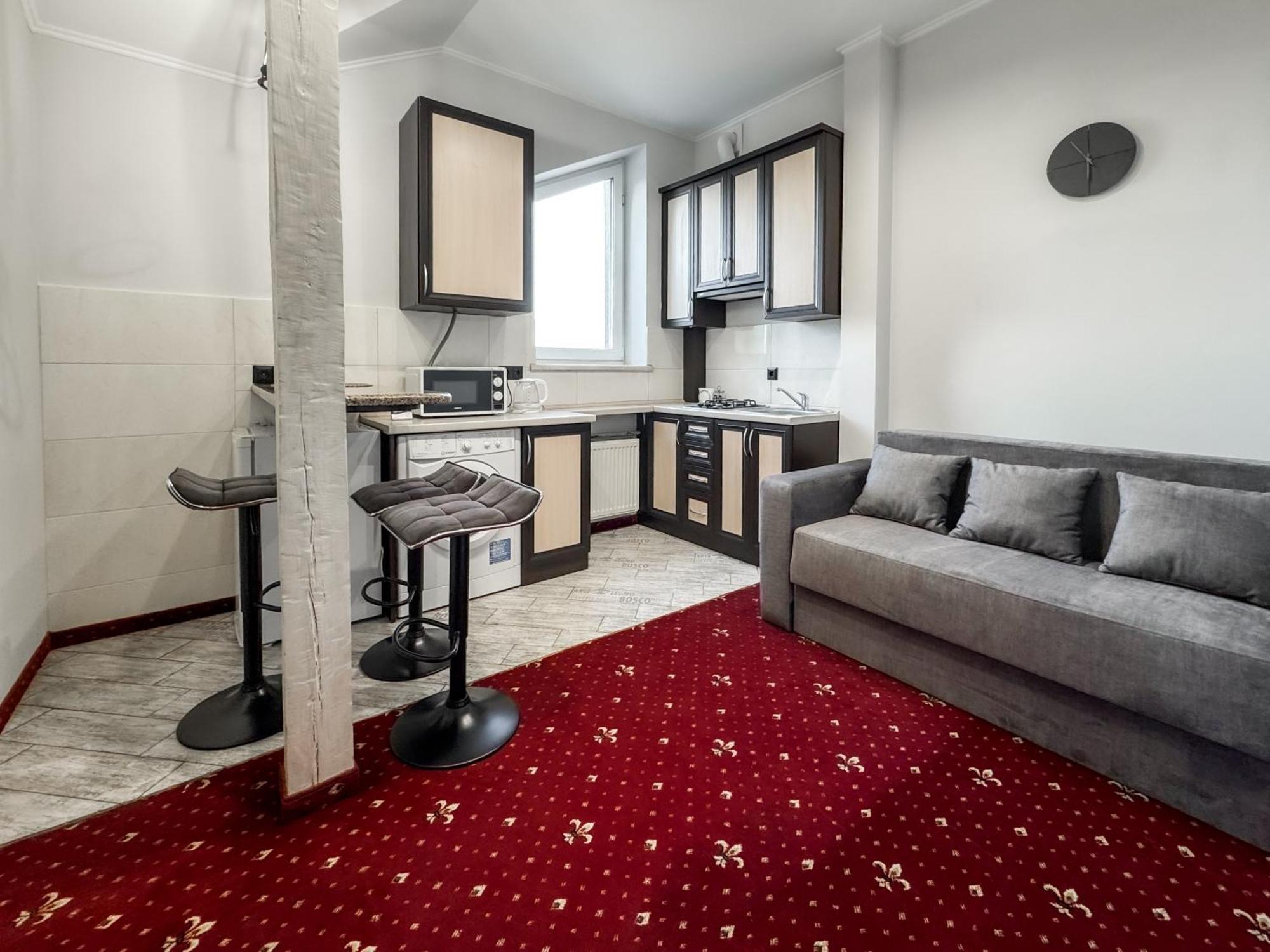Apartments On Zaliznychna 49 Ivano-Frankivszk Kültér fotó