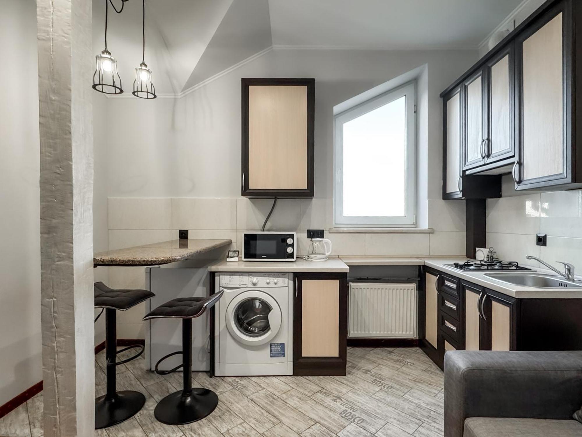Apartments On Zaliznychna 49 Ivano-Frankivszk Kültér fotó