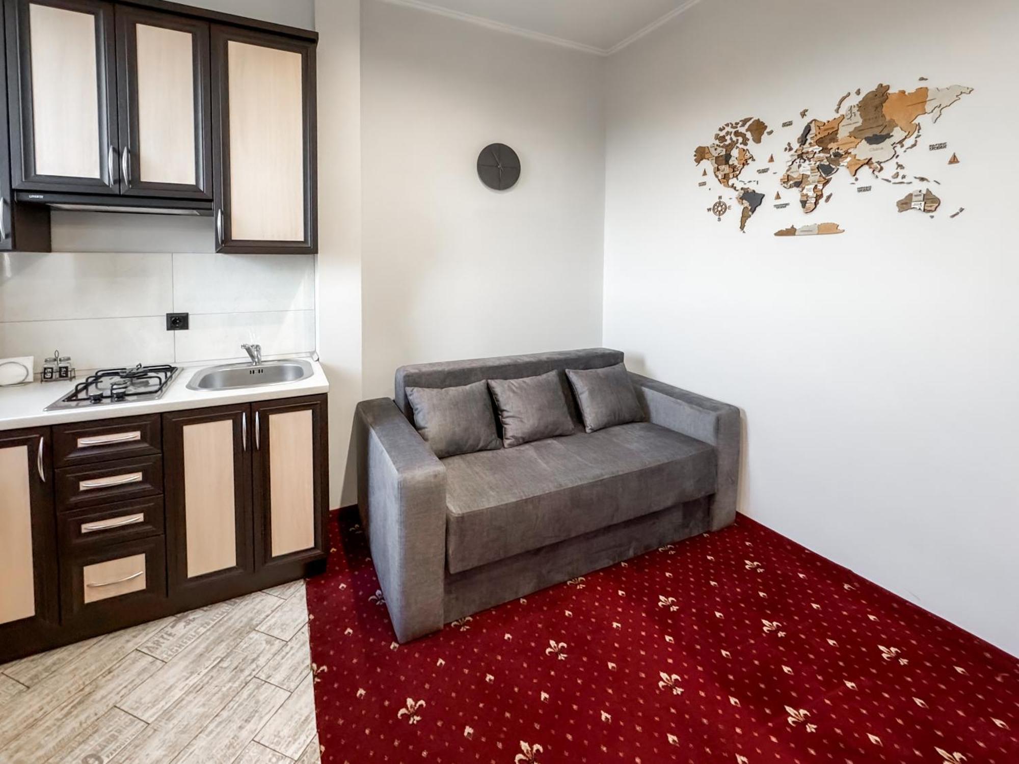 Apartments On Zaliznychna 49 Ivano-Frankivszk Kültér fotó